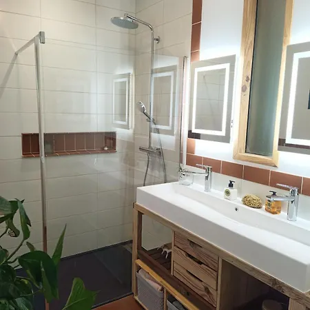 Maison Avec Riviere * 马热斯克