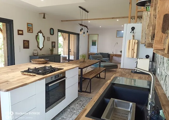 Dom wakacyjny Maison Avec Riviere