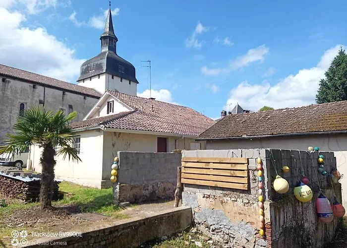 Dom wakacyjny Maison Avec Riviere